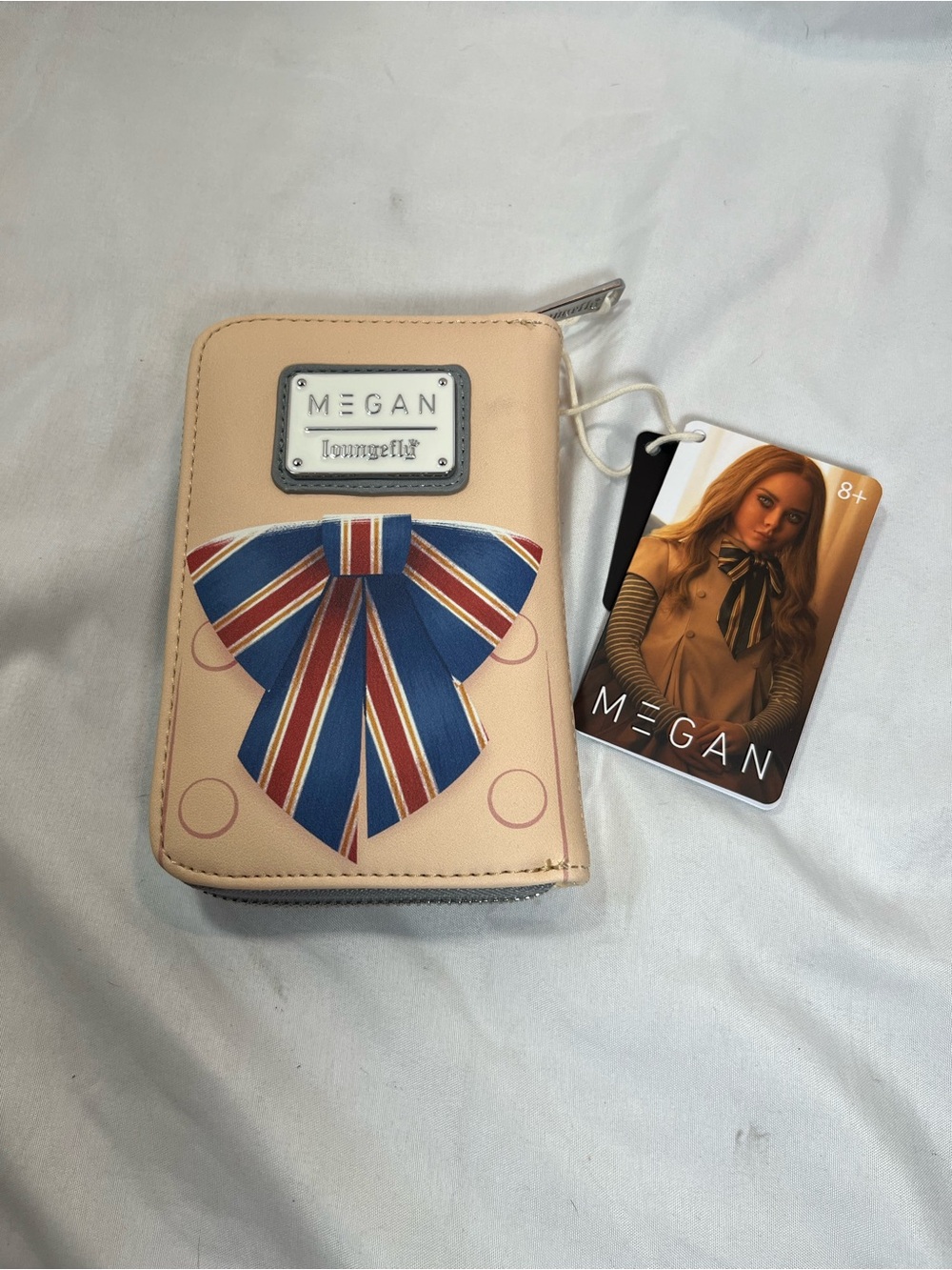 NWT - Loungefly MEGAN Cream Zip Wallet with Blue and Red Bow